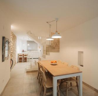 Adzaneta House | Casa Els Pardos - Allotjament Rural