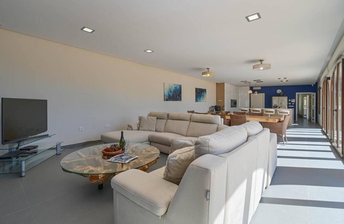 Benissa Villa | Casa 'Julia' with Mountain Views, Wi-Fi, and Air Conditioning