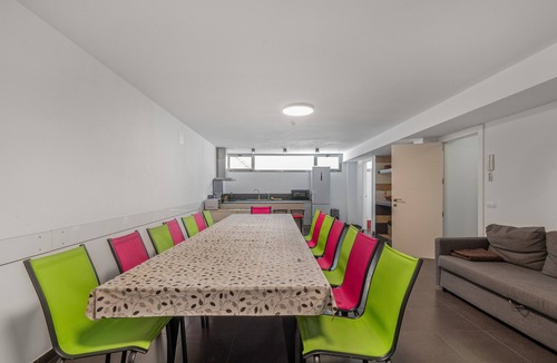 Tornos House | Casa Laberinto country house with private terrace, garden, and Wi-Fi