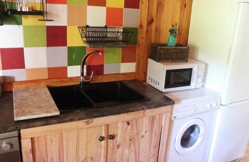Navacepedilla de Corneja House | Casa Rural 'Las Tejeruelas' with Mountain Views, Private Pool and Wi-Fi