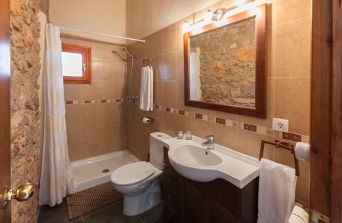Farena Apartment | Casa rural 'Cal Martí' en Farena, Montañas de Prades, hasta 8 personas