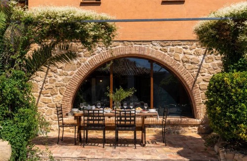 Prat de Comte House | Casa rural en Terra Alta con vistas al Tossal d'Engrilló, cerca de la Vía Verde, espacios exteriores, doble barbacoa, ideal para familias, grupos y mascotas