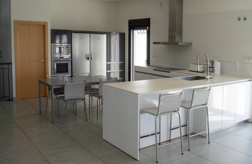 Olias del Rey House | Casa rural 'Ester' with private pool, garden, and barbecue near Toledo's historic center