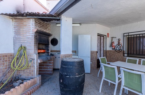 Mascaraque House | Casa Rural Kalfonso - 6-Bed Finca in Toledo Province, Private Garden & AC
