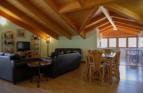 San Leonardo de Yague House | CASA RURAL MIRADOR DE PINARES