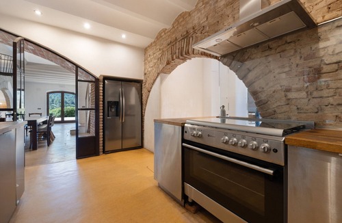 Riudecanyes House | Casa Vella Del Panta: Vacation Home with Sea Views, Private Pool, and Wi-Fi