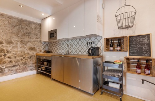 Riudecanyes House | Casa Vella Del Panta: Vacation Home with Sea Views, Private Pool, and Wi-Fi