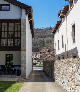 Lanestosa House | Casa Vizcaya, Casa rural para grupos de hasta 20 personas en Lanestosa, ideal para reuniones y celebraciones tranquilas