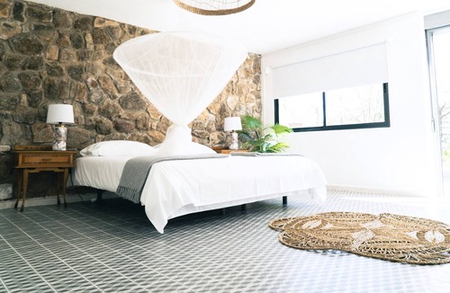 La Cabrera House | Casablanca: Villa de Diseño en La Cabrera, Madrid