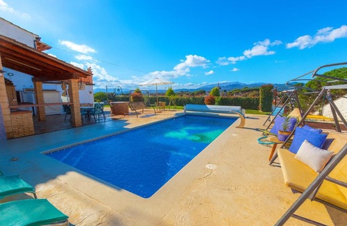 Sils Villa | Catalunya Casas Beautiful villa just 25 km from the beach of Lloret de Mar