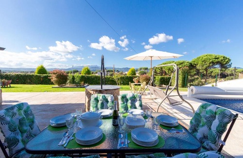 Sils Villa | Catalunya Casas Beautiful villa just 25 km from the beach of Lloret de Mar