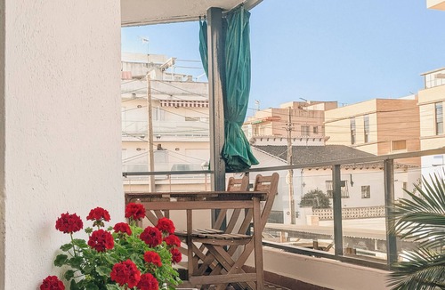 Cubelles Apartment | Centrally located, air-conditioned apartment on the beach
