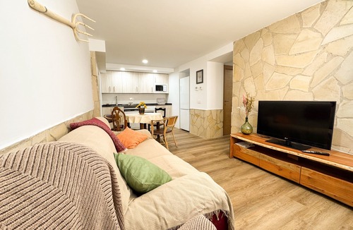 Mainar House | Chalet 'Casa Rural La Abuela' with Mountain Views, Wi-Fi and Air Conditioning