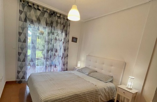 Hoya de los Patos Ski Chalet | Chalet Golf, Padel y Gran Piscina. A 15 Minutos de la Playa