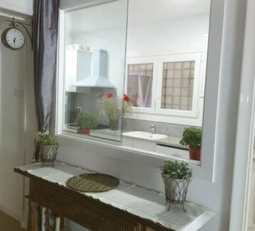 Reus Bed & Breakfast | CHAMBRES D'HÔTES CHEZ CATHERINE A REUS chambre de Paris avec salle de bains privée