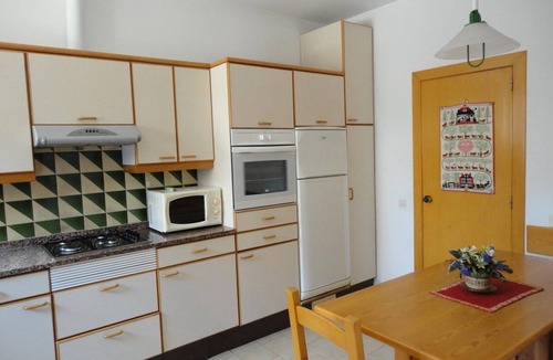 Torredembarra Villa | Charming 3-Bedroom House with Garden & BBQ, 200m from Marina in Torredembarra