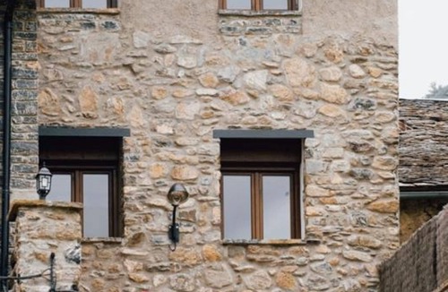 Montardit de Baix Villa | Charming mountain house, pets welcome