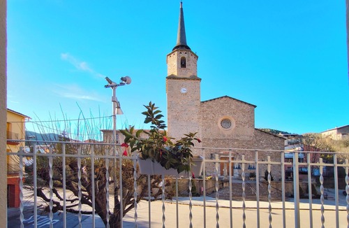 Campdevanol Apartment | Charming Tourist Apartment in Campdevànol