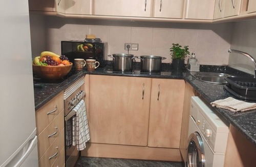 Collblanc y La Torrassa Apartment | Comfy 2-Bedroom Apartment for 3ppl close to Universities & Camp Nou!