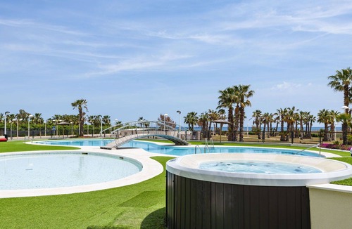Cabanes Apartment | Cosy apartment for 4 guests with WIFI, pool, A/C, TV and terrace