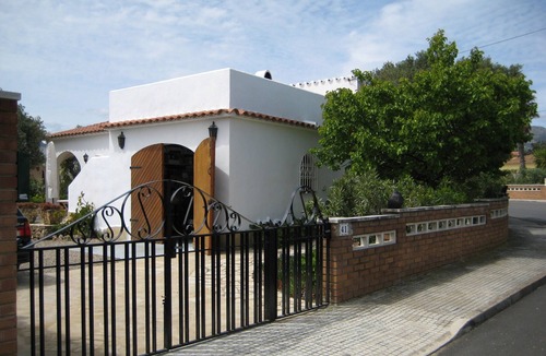 Pinos de Miramar House | Cosy holiday home for the whole family, swimming fun included
