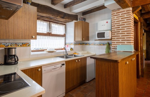 Agurain House | Cottage 'Zadorra Etxea Casa' with Mountain View, Private Terrace and Wi-Fi
