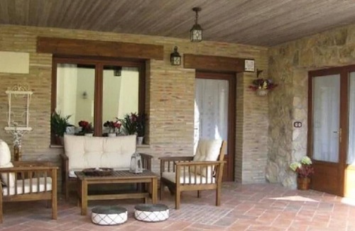 Polenino House | Country House 'Casa Las Almenadas' with Private Pool, Wi-Fi and Air Conditioning
