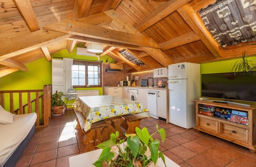 Puertolas House | Country House 'Casa Pirinea' with Mountain View and Wi-Fi