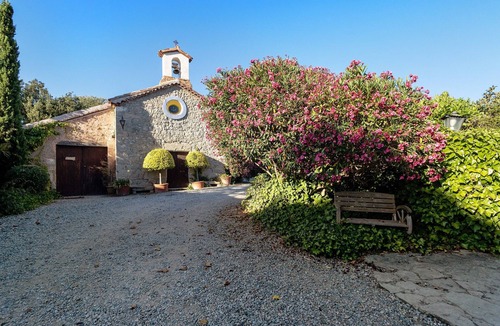 El Bruc House | Country House 'Casa Romaní' with Mountain View, Shared Pool and Wi-Fi