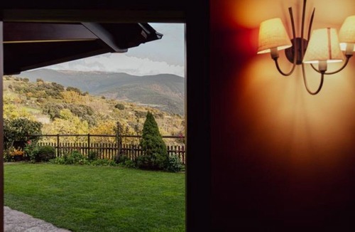 Sort Villa | Country house in Montardit de Dalt with garden and pets allowed.