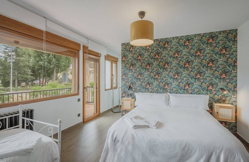 Torrecaballeros House | Country House in Torrecaballeros with Mountain Views, Private Pool, and Wi-Fi