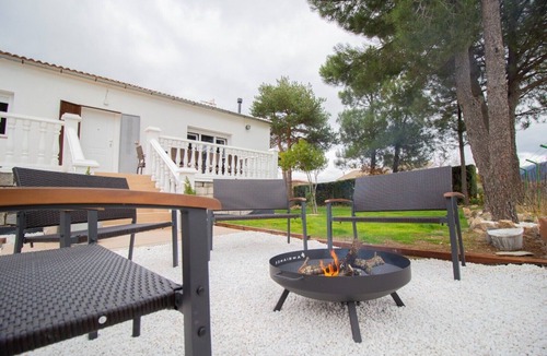 Martincano House | Country House 'La Casa del Alcalde' with Mountain Views, Private Terrace and Wi-Fi