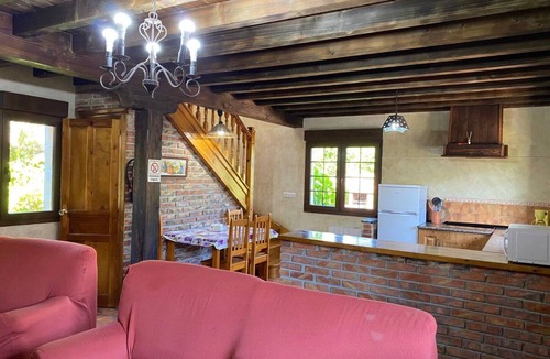 Celis House | Country House 'Los Avellanos 2' with Mountain Views, Private Terrace and Garden
