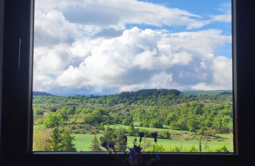 Condado de Trevino House | Countryside retreat for two with private garden near Rioja wineries