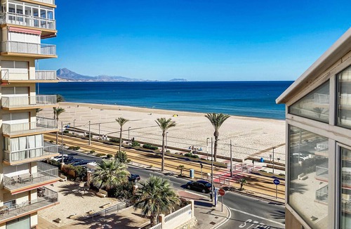 Coveta Fuma Apartment | Cozy apartment in El Campello with house sea view