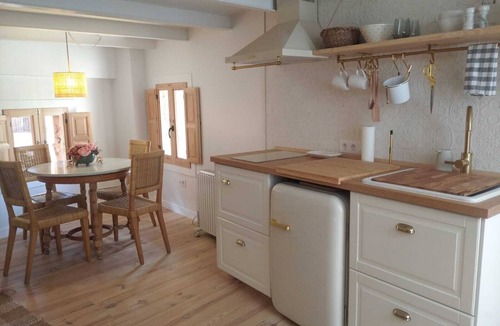 Centelles House | Cozy cottage in the center of Centelles with terrace