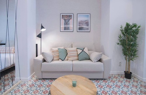 Camins al Grau Apartment | Designer suite next to the City of Sciences D