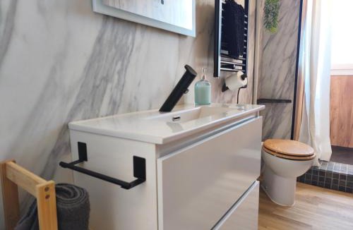Tarragona Apartment | Easy and free parking right in front of the building La Pubilla Apartment