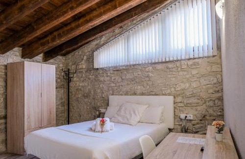 Sant Guim de Freixenet House | El Forn de Freixenet - Casa Rural Completa