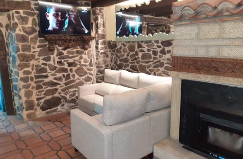 Barbadillo del Pez House | El Mirador del Pedroso Country House – Views of the Burgos Mountains