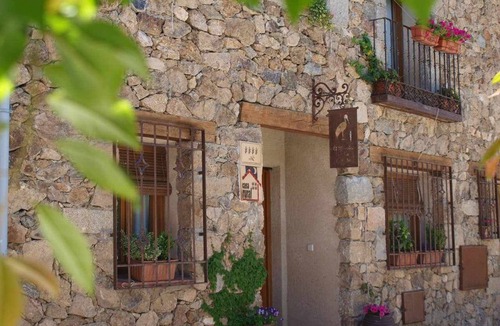 Cabanillas del Monte House | El Mirador de la Cigüeña: Large Eco-Retreat near Segovia with Stork Views