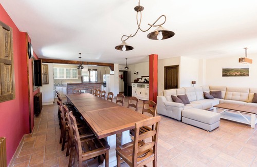Laguna de Cameros House | El Palomar del Abuelo - Spacious rural house with terrace and garden in La Rioja