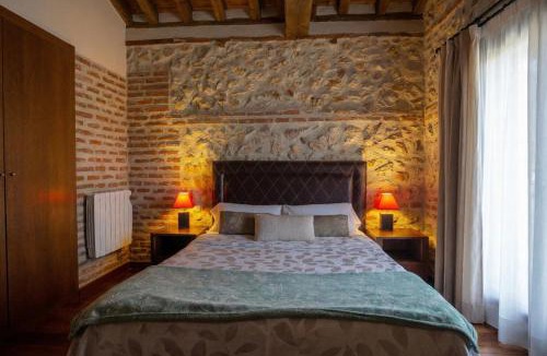 Santos de la Humosa Hotel | El Pontifical