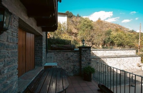 Montardit de Baix Villa | Elegant rural house for 10 people in Montardit de Baix, pets allowed