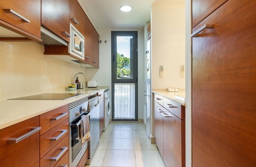 Bonmont Terres Noves Apartment | 'En Bonmont Terres Noves' Apartment with Pool and Air Conditioning
