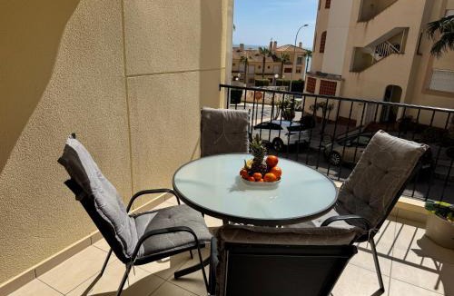 Dehesa de Campoamor Apartment | En perle med plass til voksne og familien, solfylt terrasse 5 min fra stranden