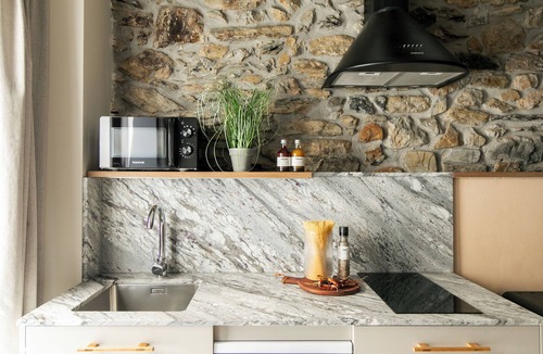 Aia Apartment | Enjoy our cozy 40m² diaphanous loft. Comfort and relaxation.