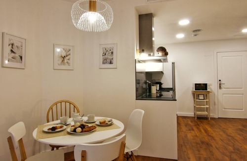 Zaragoza Old Town Apartment | ENTRESUELO A - E A - Apartamentos Almada - Plaza del Pilar
