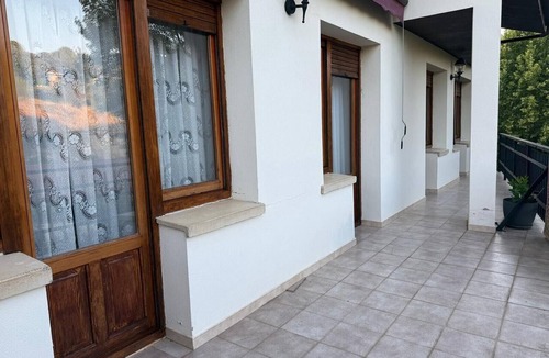 Villabuena de Alava House | Holiday Home 'Podium' with Mountain View, Balcony and Wi-Fi