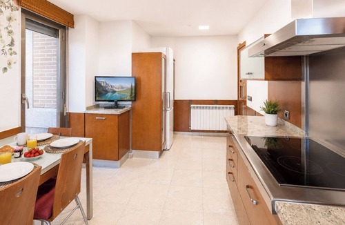 Castellanos de Moriscos Ski Chalet | Exclusive chalet! with BBQ, wine cellar, cinema and large areas to enjoy in group.